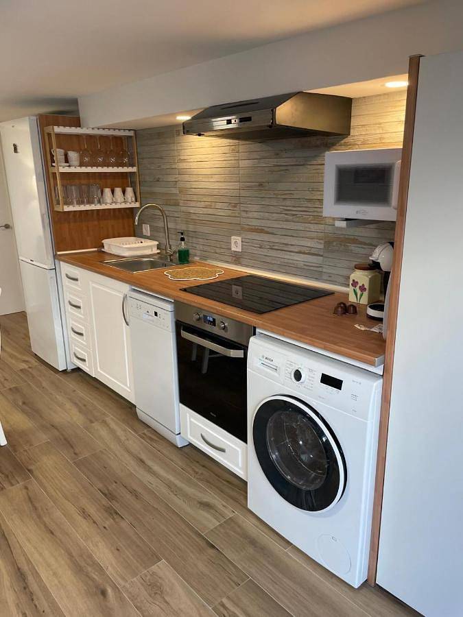 Apartamento para 4 personas, con piscina para niños además de piscina y jardín, Familias con niños en Mairena del Aljarafe