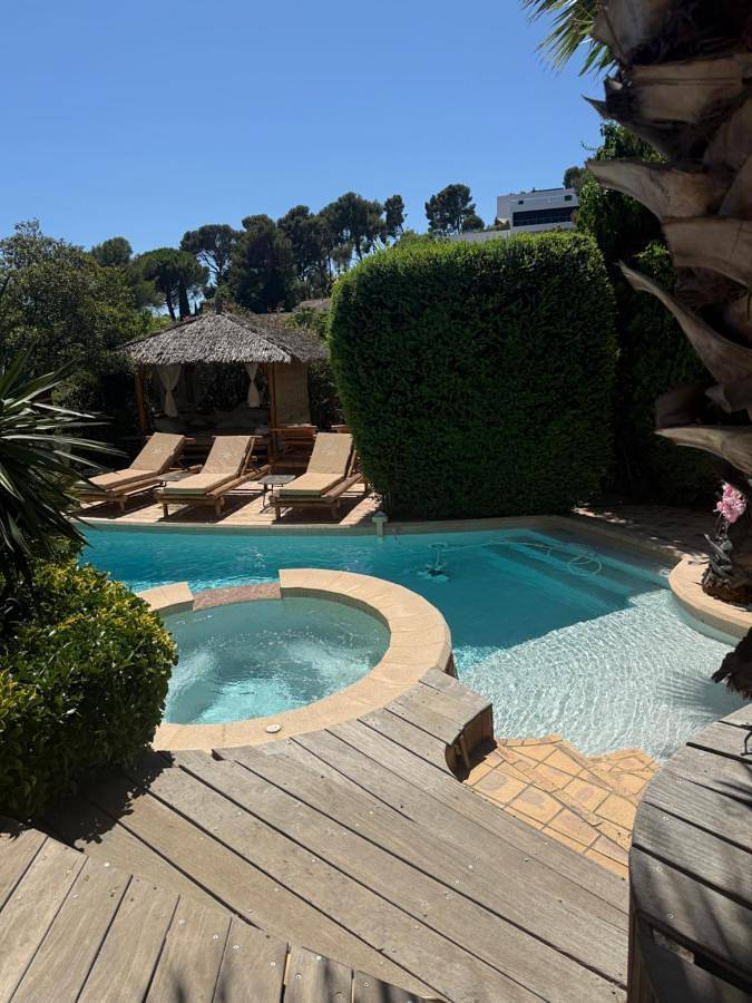 Maison d’hôte pour 4 personnes, avec jacuzzi et sauna ainsi que jardin et piscine à la La Ciotat