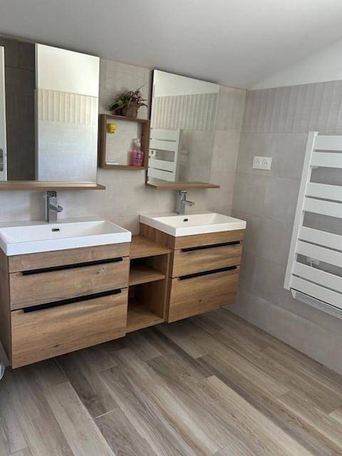 Location de vacances pour 9 personnes, avec vue et jardin ainsi que terrasse et piscine dans Abbaye de Saint Michel de Frigolet - 4