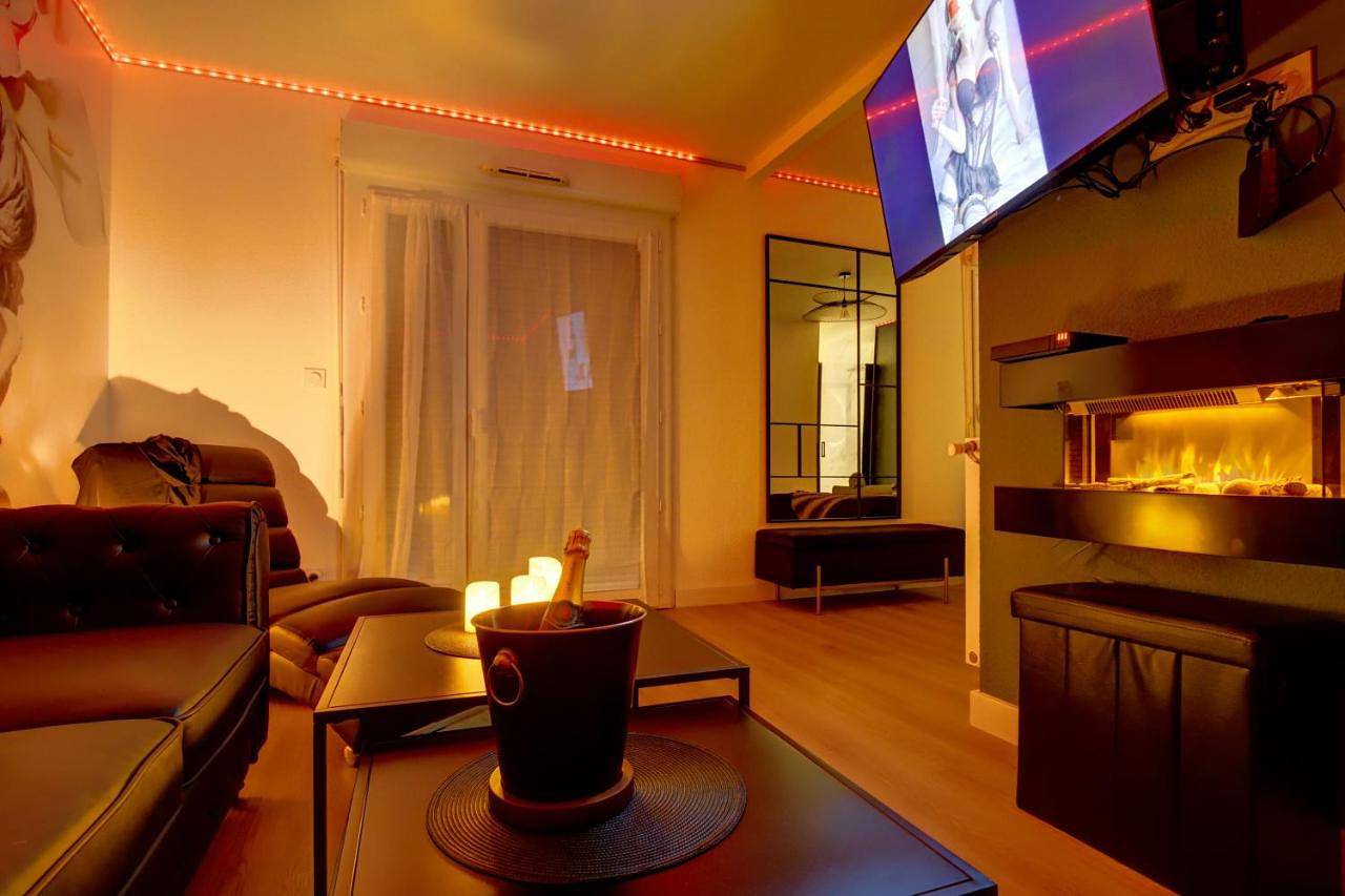 Appartement entier, Love Room - Balnéo - Insolite- Détente in Aucamville, Toulouse et ses environs