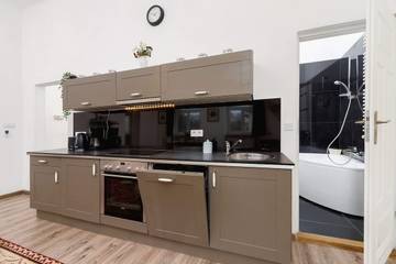 Apartment for 6 People in Cracow, Lesser Poland, Photo 3