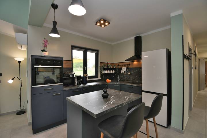 Ferienhaus für 8 Personen, mit Pool und Garten, mit Haustier