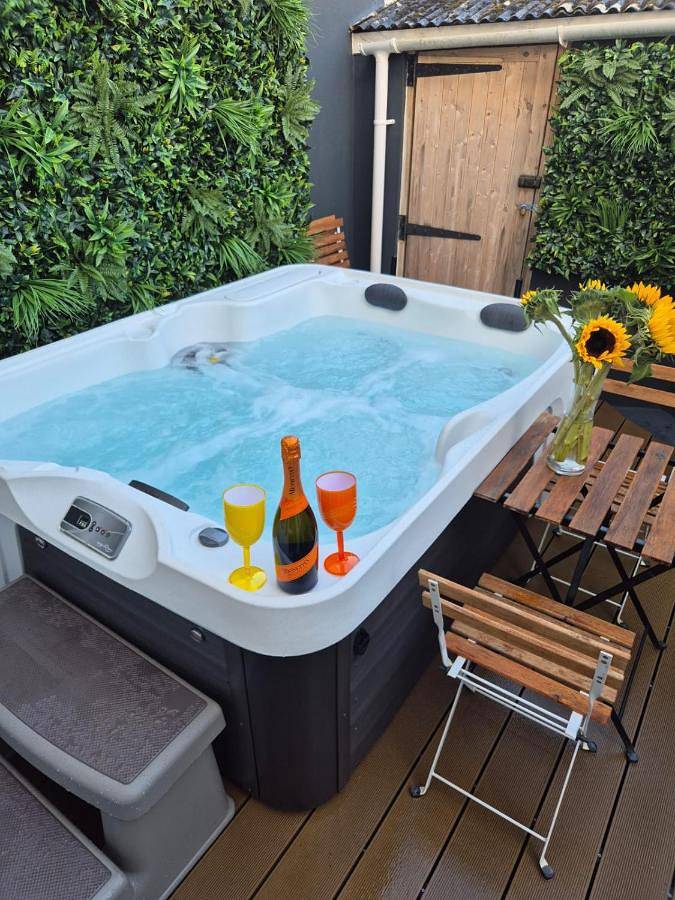 Maison de vacances pour 12 personnes, avec jacuzzi et jardin, adapté aux familles - 1