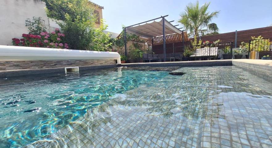 Location de vacances pour 9 personnes, avec jardin ainsi que piscine et vue à Fabrègues - 2