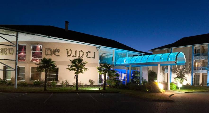 Hôtel pour 2 personnes, avec jardin et piscine ainsi que sauna et jacuzzi, animaux acceptés à Lisses