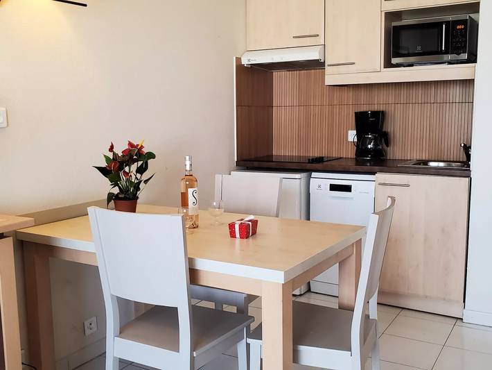 Gîte pour 3 personnes, avec balcon et piscine dans Plage du Port Fréjus - 4