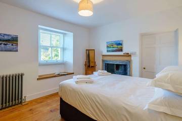 Log Cabin for 6 People in Pooley Bridge, Cumbria, Photo 2