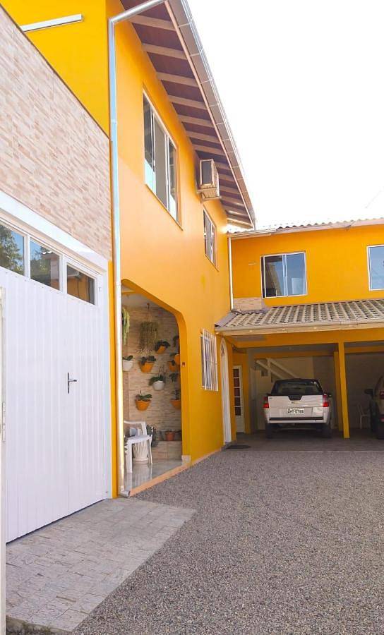 Casas e apartamentos de temporada para 3 pessoas, com jardim e vista em Ingleses do Rio Vermelho