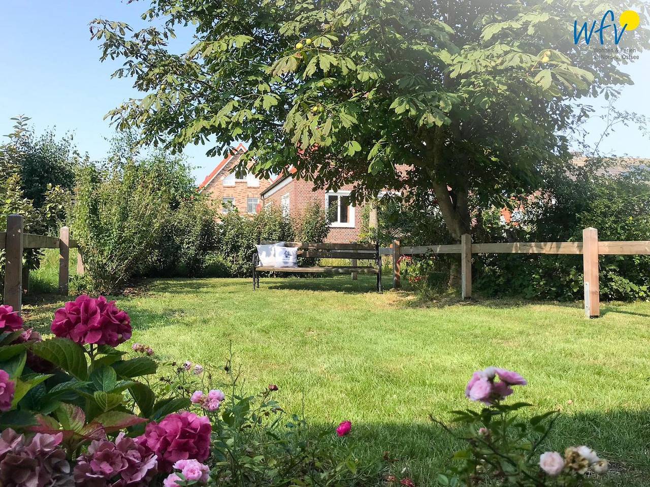 Ganze Wohnung, Haus Dünenblick: Traumhafte Ferienwohnung mit Balkon, Terrasse, Garten in Langeoog