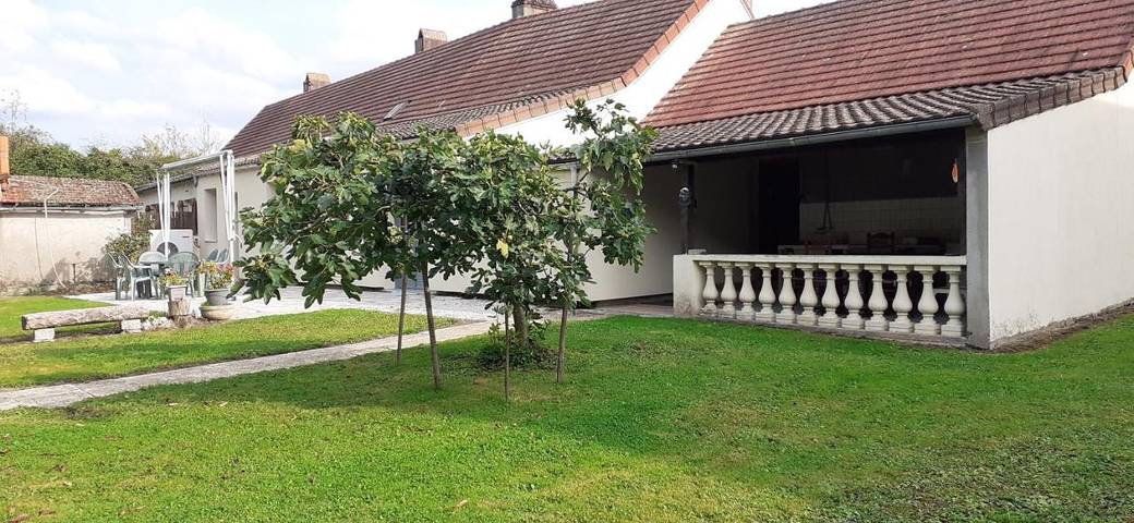 Location de vacances pour 4 personnes, avec vue et jardin, animaux acceptés à Autun - 3
