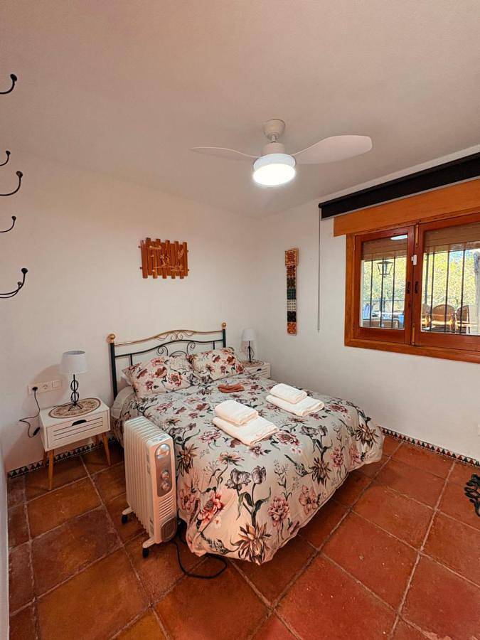 Casa rural para 14 personas, con vistas además de piscina y jardín, Se admiten mascotas en Córdoba - 2