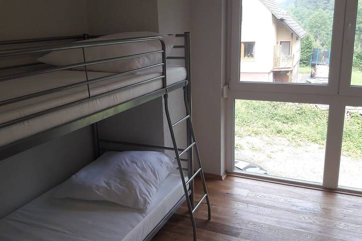 Ferienhaus Quellenhain mit 5 Schlafzimmern, 2 Badezimmer,  3 Terrassen, Garten in Reichshof, Oberbergischer Kreis