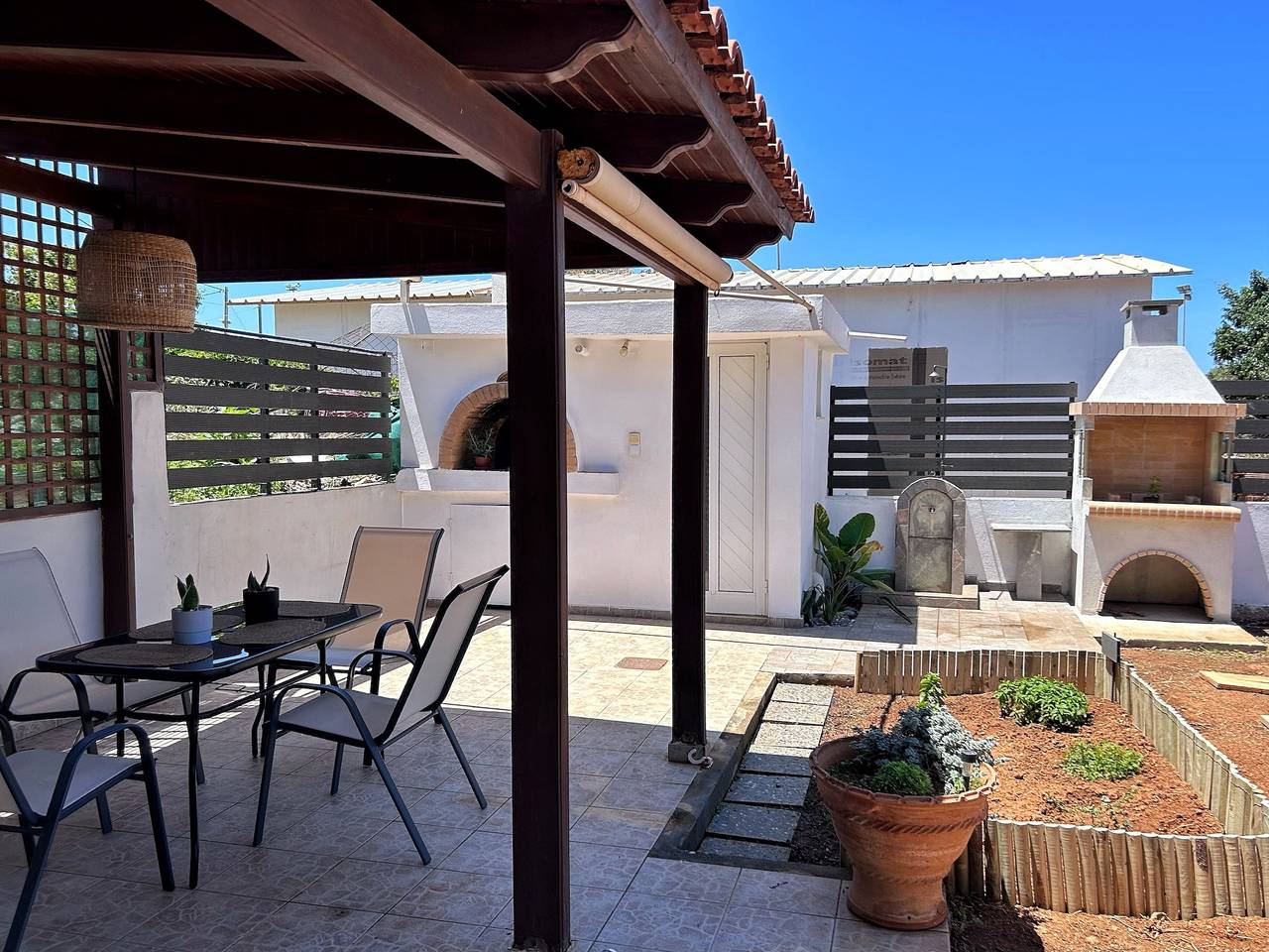 Casa Vacanze 'La Casa Di Leone Casa Sorella' con Vista Mare, Wi-Fi e Aria Condizionata in Regione di Iraklio - Heraklion