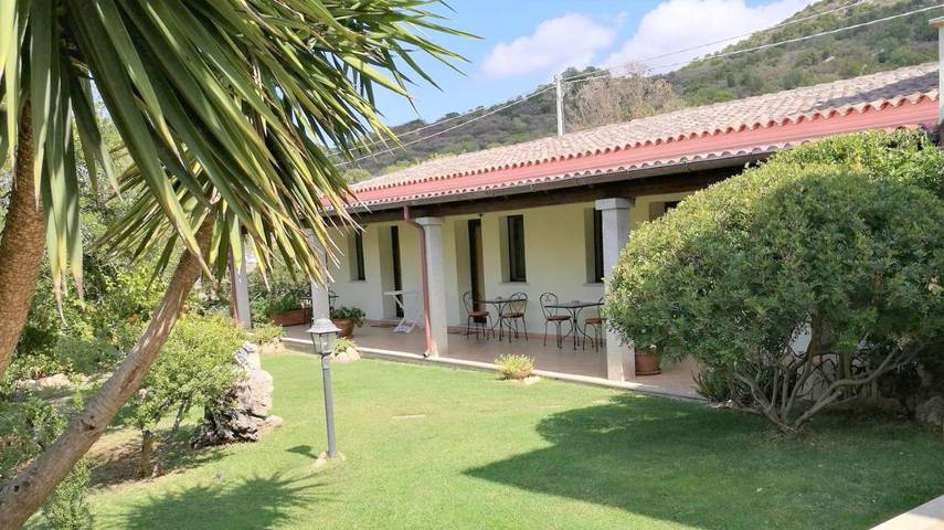 B&b per 3 persone, con Terrazza e Giardino nonché Panorama a Loiri Porto San Paolo