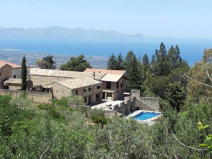 Ferienhaus für 2 Personen, mit Ausblick und Pool sowie Terrasse