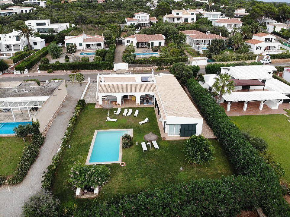 Lujosa villa "Binimigi" con vistas al mar, terraza y piscina privada in Binisafua, Sant Lluís