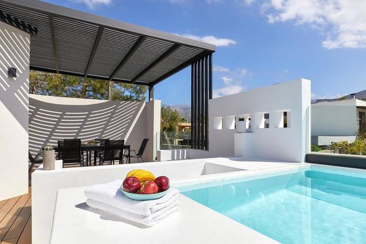 Villa pour 32 personnes, avec piscine ainsi que jacuzzi et jardin dans Malia - 2