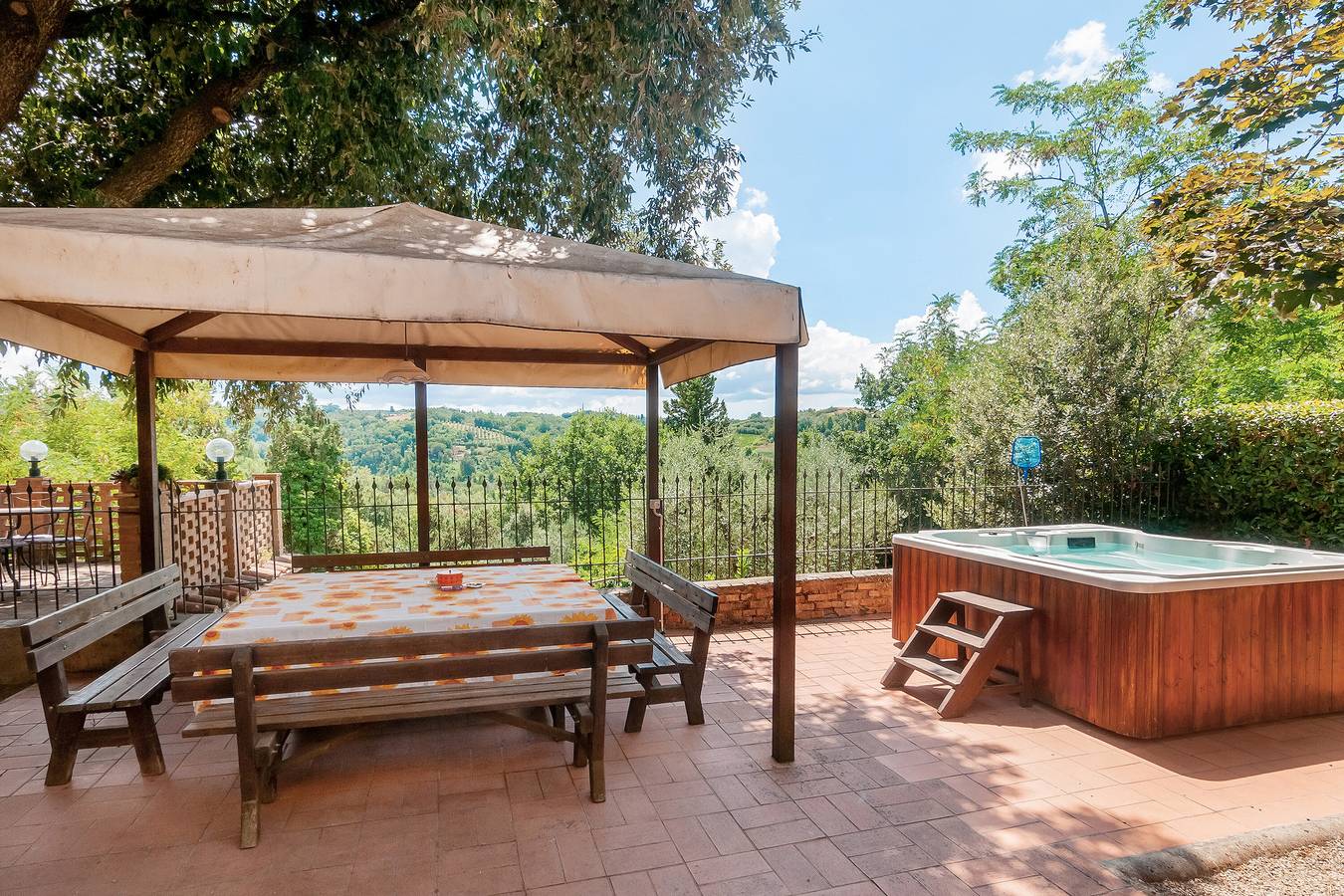 Casa Vacanze Podere Settefrati mit privatem Pool und Whirlpool in Alberi, Chianti