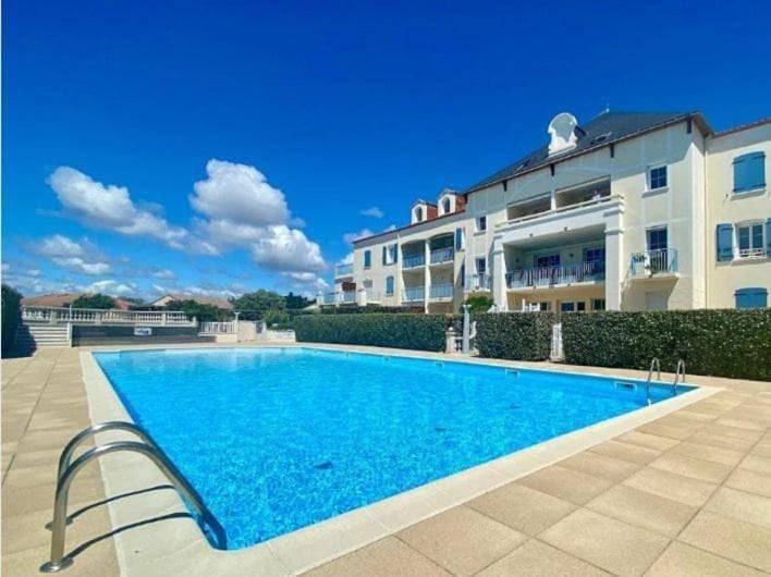 Appartement entier, Entre mer & piscine Maison familiale pour 6 in Bretignolles-sur-Mer, Vallée de la Loire