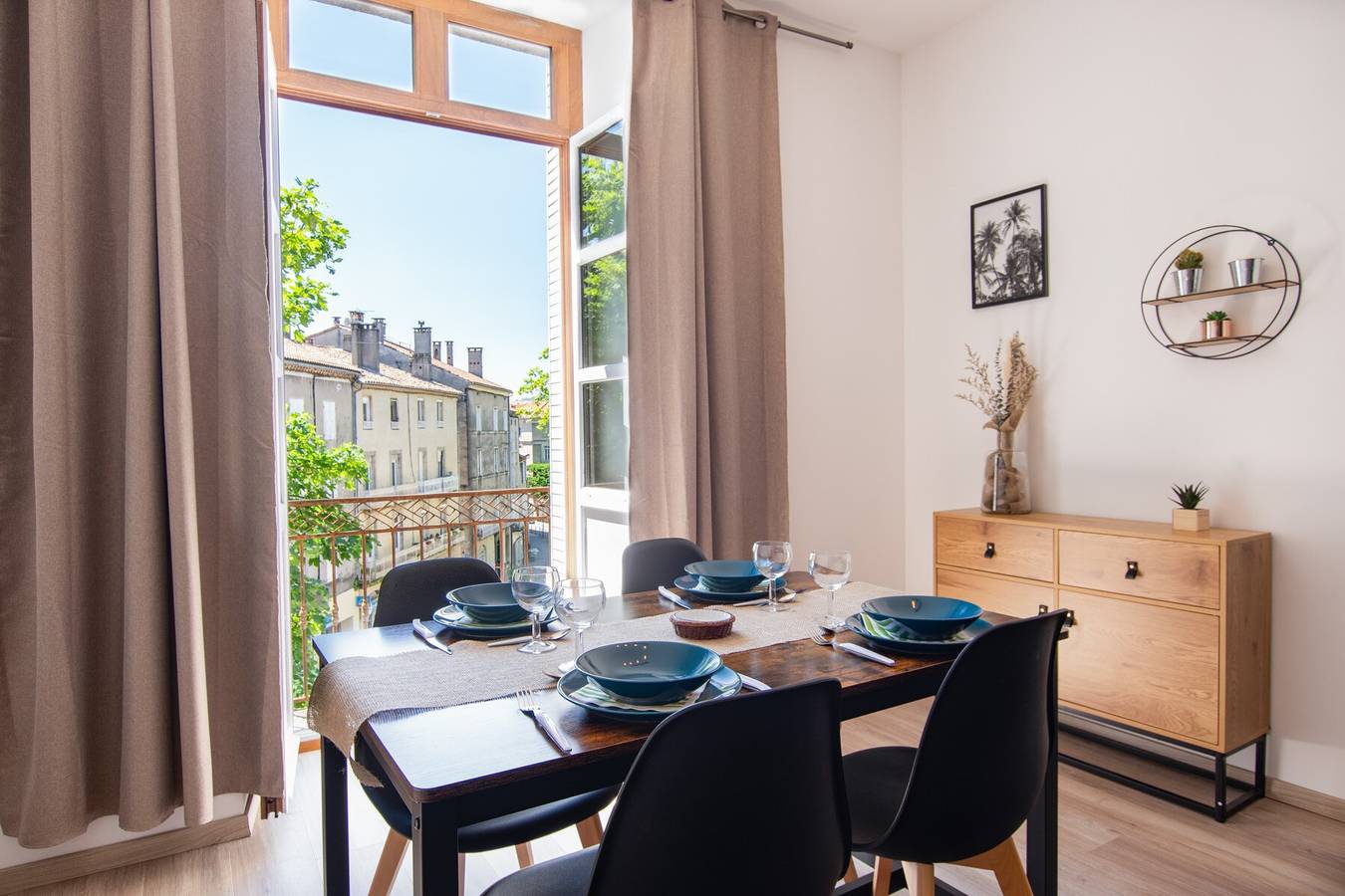 Ganze Wohnung, Gemütliche T4-Wohnung im Stadtzentrum mit Wlan und Klimaanlage in Aubenas, Ardèche