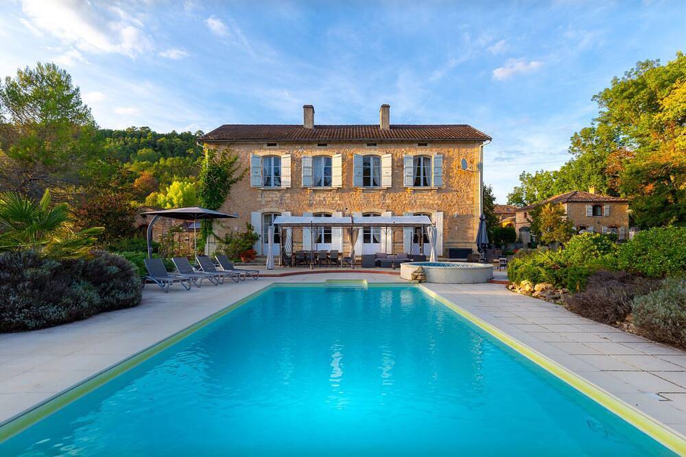 Fabuleux Manoir dans un endroit champêtre, 12 couchages, piscine privée chauffée, Wifi gratuit in Saint-Front-sur-Lémance, Région de Villeneuve-sur-Lot