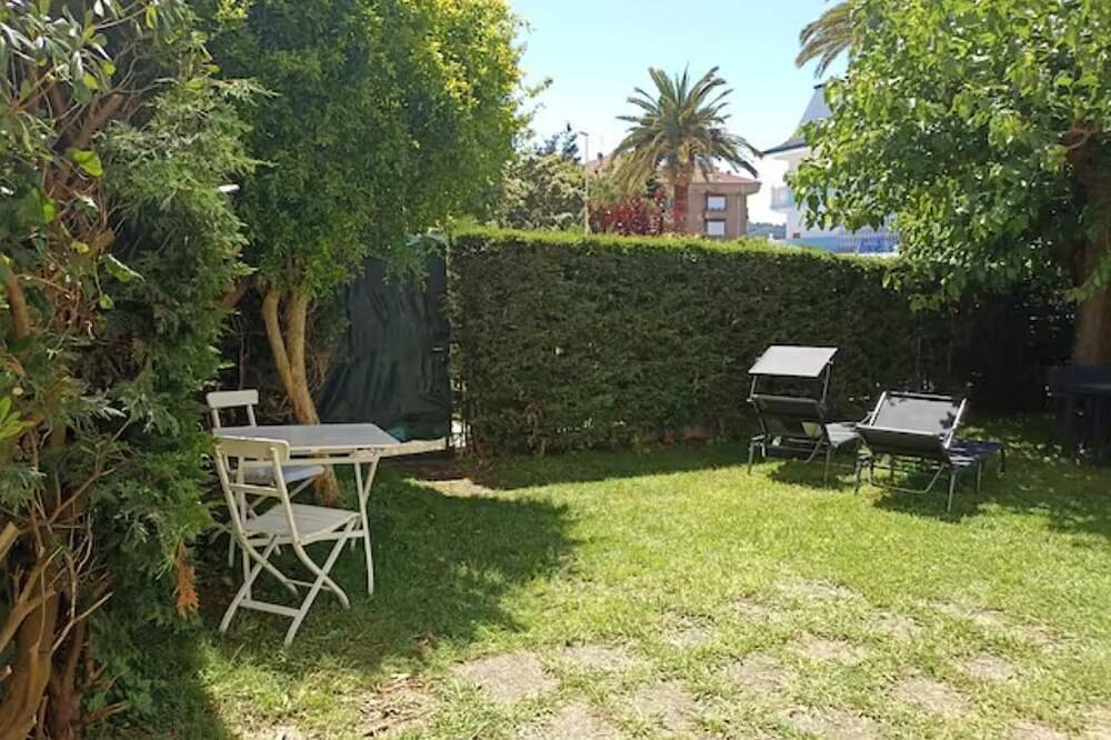 Ganze Wohnung, Magnificent flat in beach and leisure area with private garden and garage in Noja, Kantabrische Küste