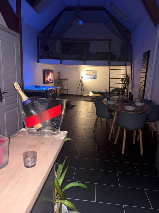 Location de vacances pour 4 personnes, avec jacuzzi dans Anzin