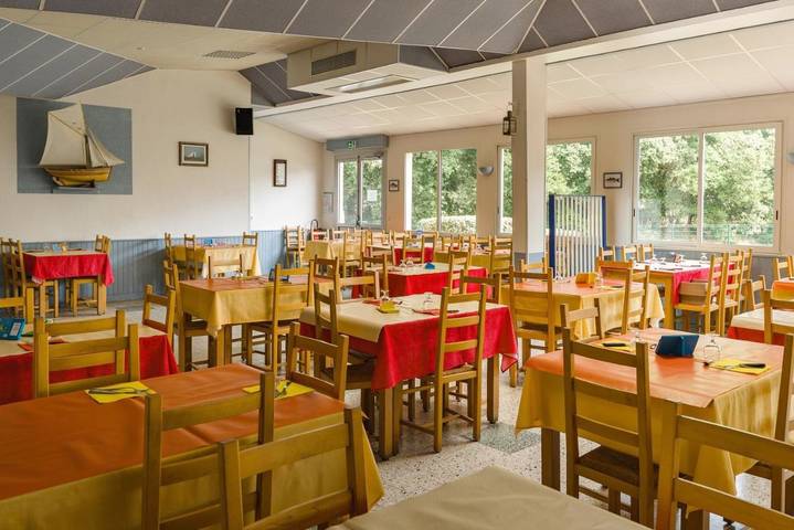 Parc de vacances pour 4 personnes, avec jardin ainsi que bassin pour enfant et piscine, animaux acceptés en Charente-Maritime - 2