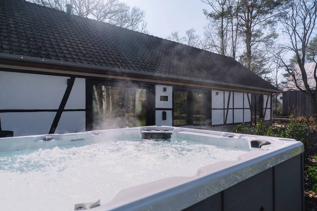 Woodz Lodges — Villa Lodge mit Whirlpool | 8 Personen in Heusden-Zolder, Hasselt und Umgebung