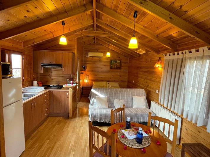 Casa rural con piscina para 2 personas, con Balcón y Terraza además de Jardín y Piscina en Serranía de Cuenca