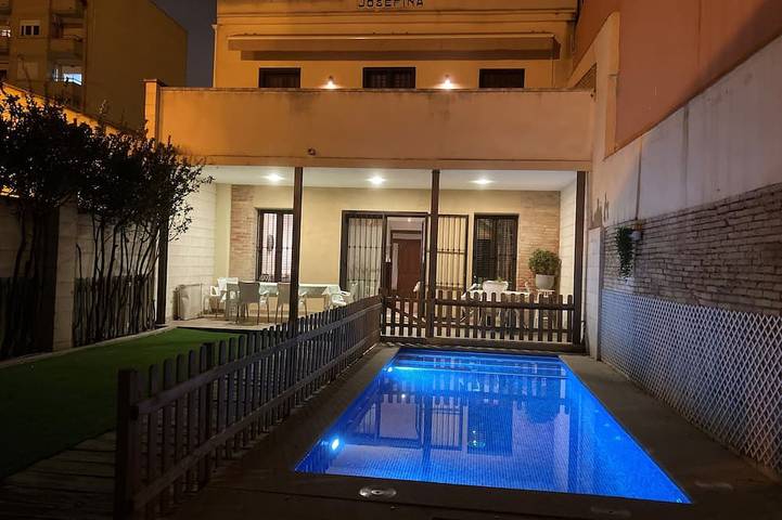 Finca für 14 Personen, mit Balkon und Garten in Valencia