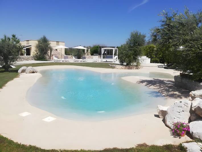 Villa pour 17 personnes, avec Jacuzzi ainsi que Jardin et Bassin pour enfant dans les Pouilles