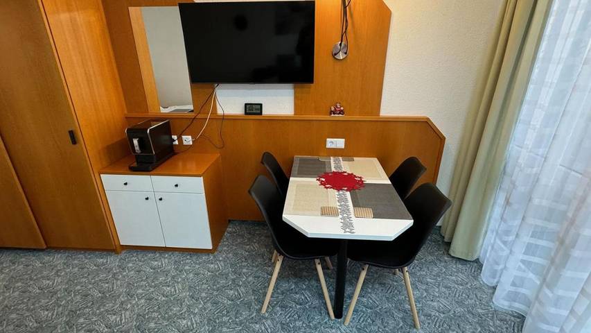 Ferienwohnung für 4 Personen, mit Balkon und Terrasse sowie Sauna und Ausblick in Mitterfirmiansreut