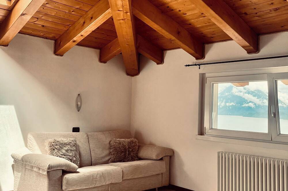Ganze Wohnung, Mansarda Spadone in Musso, Gemeinde Musso