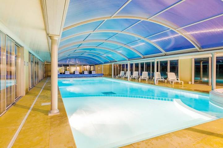 Gîte pour 8 personnes, avec Terrasse et Piscine