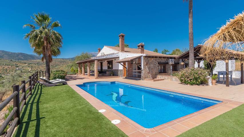 Chalet para 10 personas, con balcón/terraza y piscina, Se admiten mascotas en Sierra de las Nieves - 2