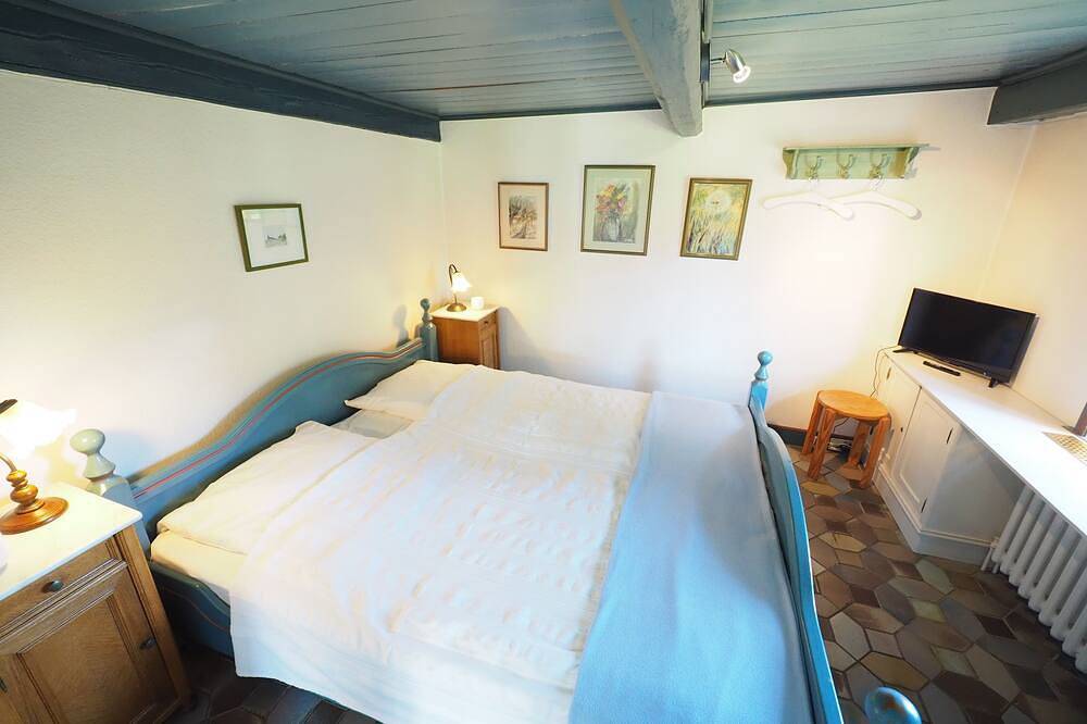 Ganze Wohnung, Geräumige Ferienwohnung Hansen Hof 1 mit Terrasse, Garten  in Tinnum in Tinnum, Sylt (Gemeinde)