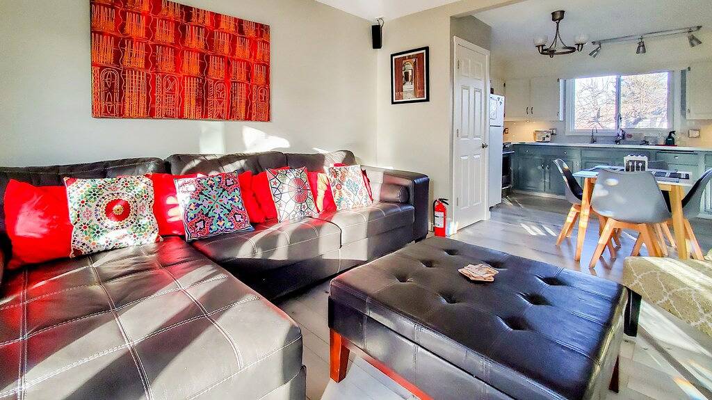 Cozy Main Floor Suite, 3bdr-5ppl, practical & great city access in Calgary, Kanadische Rocky Mountains