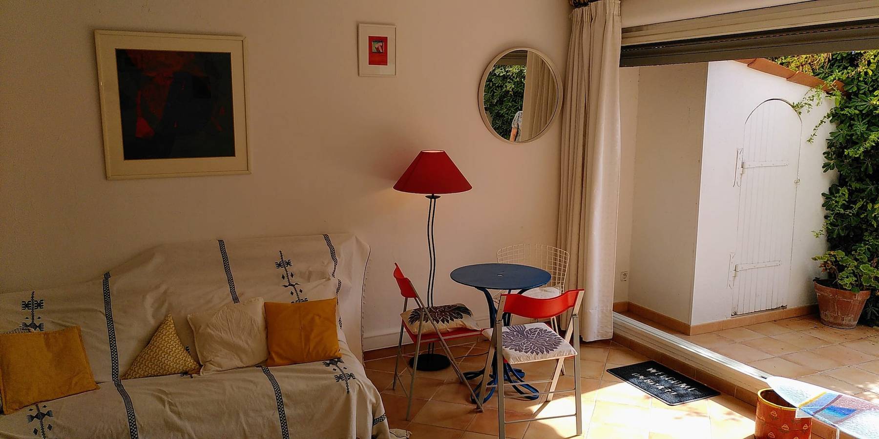 Estudio entero, Pretty T1 with garden by the sea in Saint-Laurent-du-Var, Region de Cannes