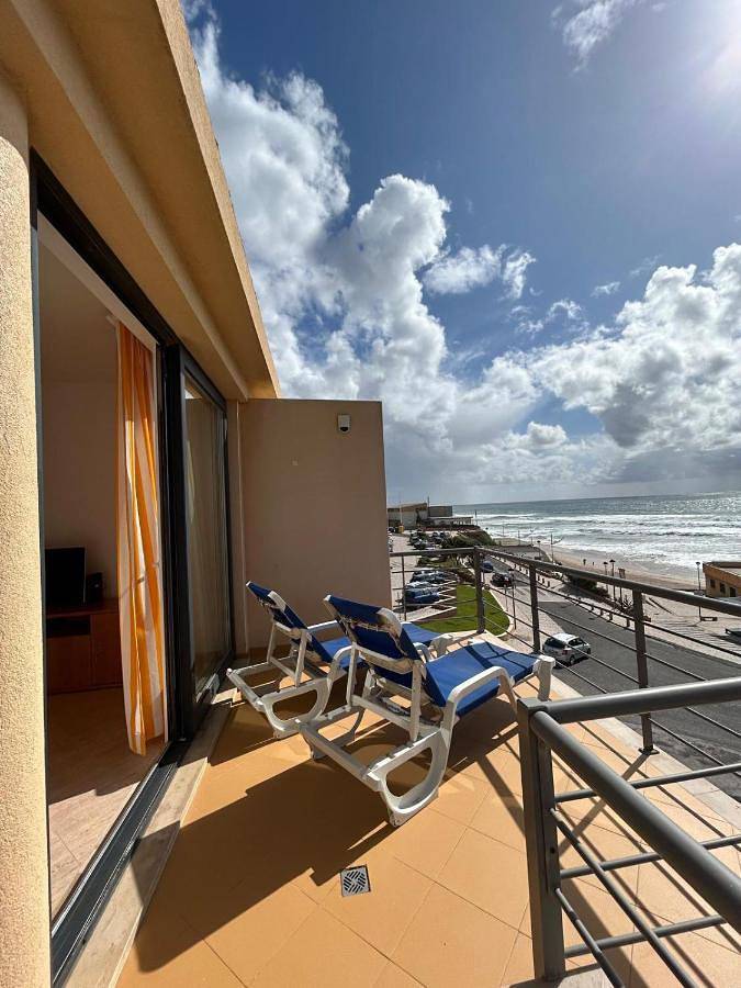 Apartamento inteiro, Apartment with Sea View in Praia da Areia Branca, Lourinhã