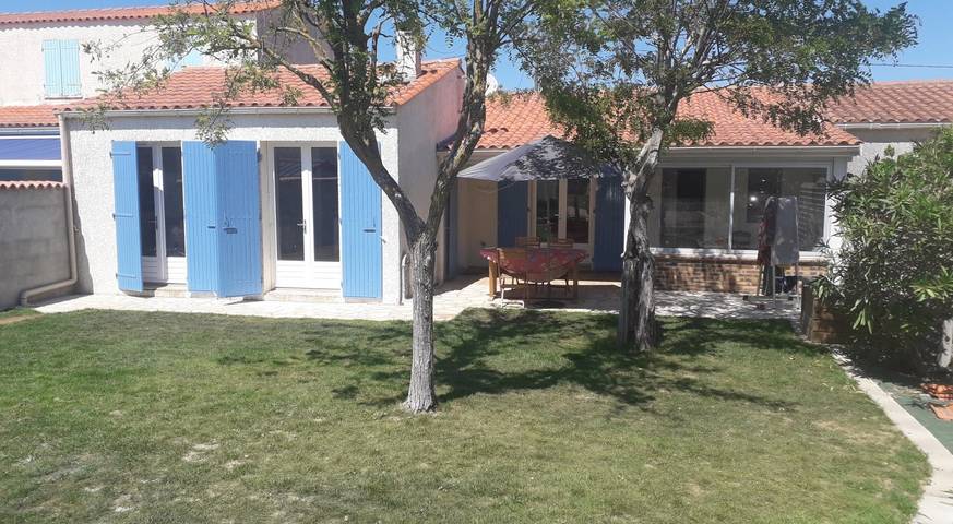 Gîte pour 4 personnes, avec Terrasse et Jardin