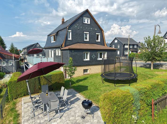Ferienhaus für 10 Personen, mit Balkon und Terrasse sowie Garten und Sauna