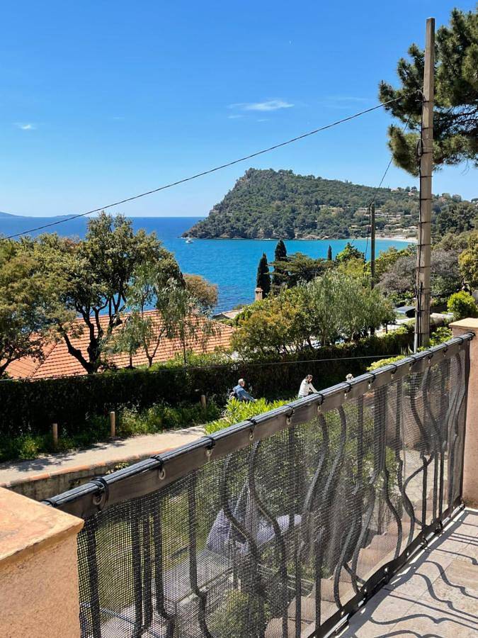 Gîte pour 4 personnes, avec jardin ainsi que vue et piscine à Rayol-Canadel-sur-Mer - 3