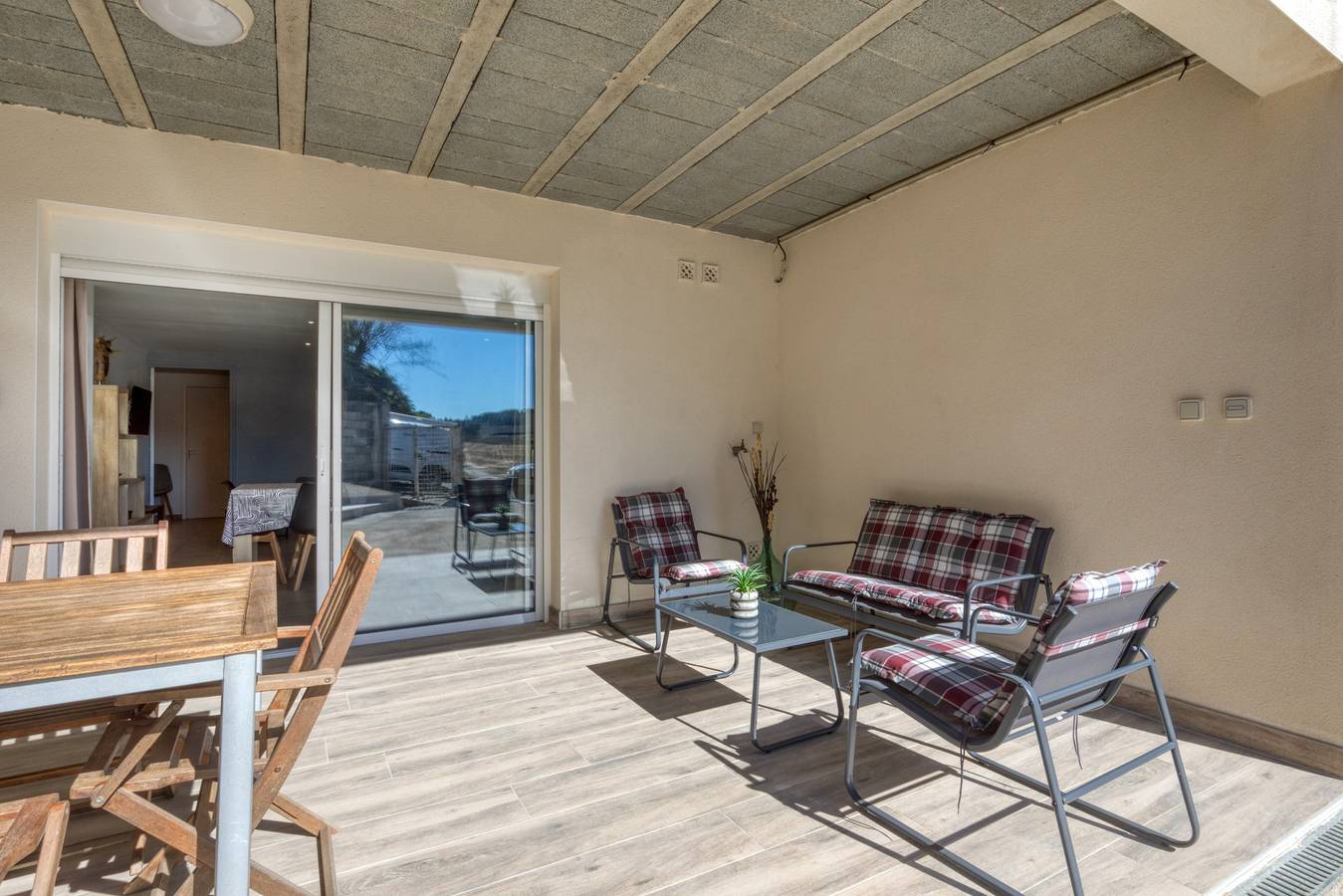 Gîte „Villa Athena“ mit Gemeinschaftspool, privater Terrasse und Wlan in Montagnac, Mittelmeerküste (Frankreich)