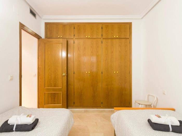 Apartamento vacacional entero, Apartamento luminoso con 2 habitaciones y terraza en San Juan de Alicante in El Barrio, San Juan de Alicante