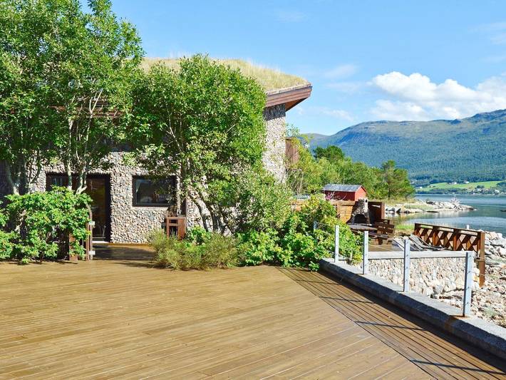 Ferienhaus für 10 Personen, mit Whirlpool und Terrasse sowie Pool und Ausblick in Nesset
