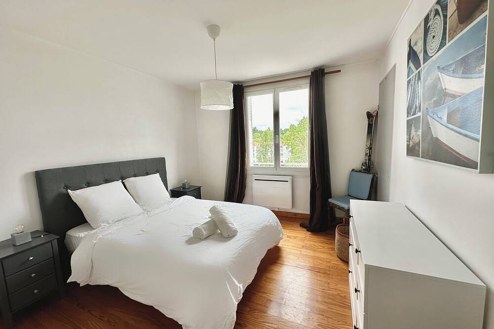 Ganze Wohnung, Bright apartment near Bayonne station (5-minute walk) in Bayonne, Bayonne und Umgebung