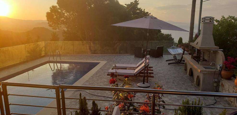 Villa für 4 Personen, mit Ausblick und Garten sowie Pool in Griechenland - 2