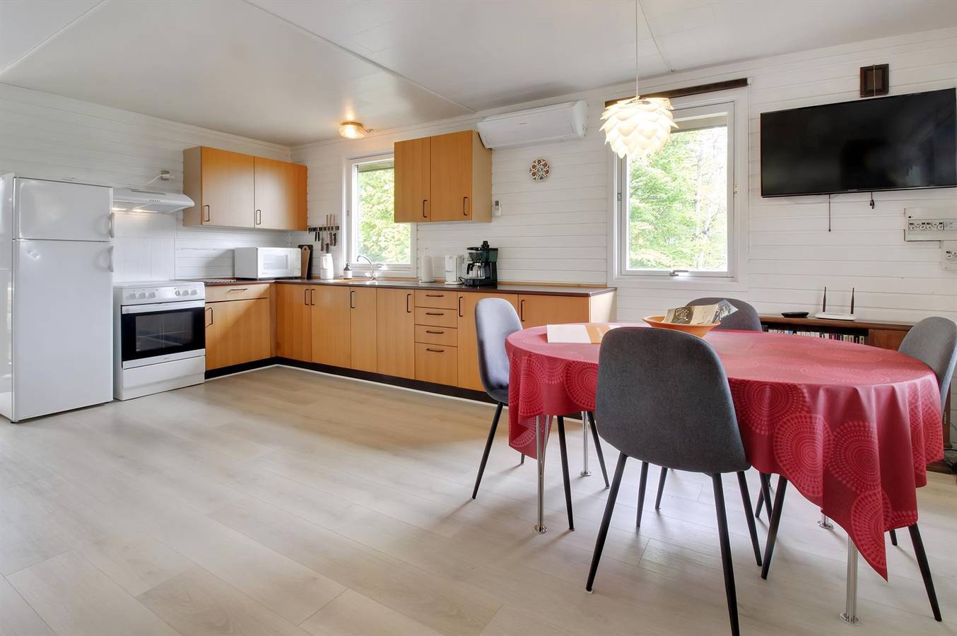 Stunning home in Løgstrup w/ Wifi and 2 Bedrooms in Hjarbæk, Limfjord in Westjütland