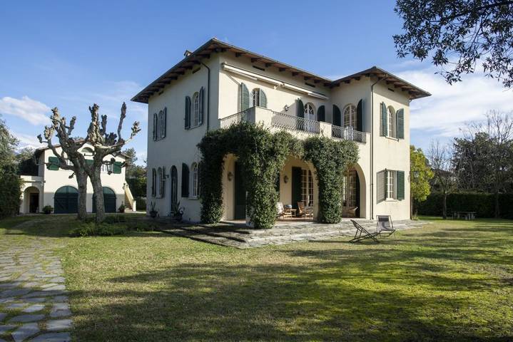 Casa vacanza per 8 persone, con Giardino a Forte dei Marmi